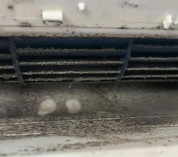 鹤壁市空调吹的风有股烧焦味是怎么回事